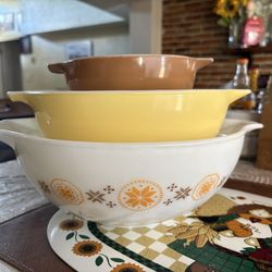 Vintage Pyrex “Town & Country” Cinderella Bowls