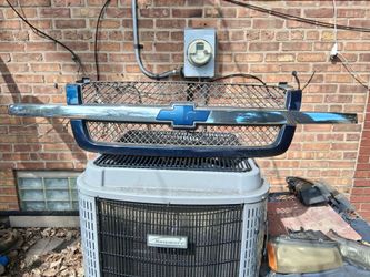 Chevy avalanche grill for 2005.