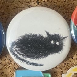 Fluffy cat can badge button pin 1.5 inch