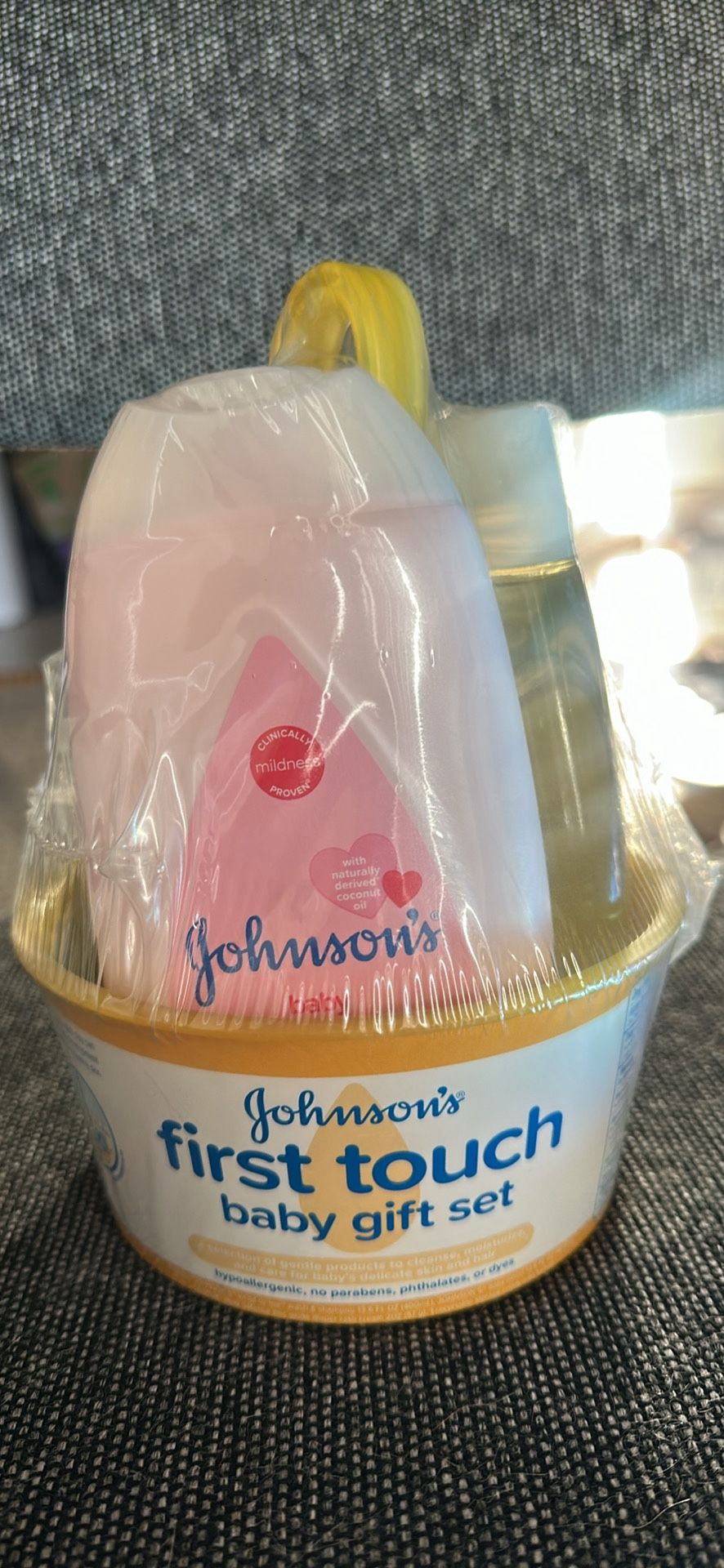 Johnson’s first touch baby gift set