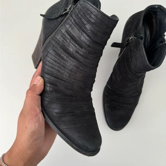 Paul Green Shoes  Womens 7 Size Ankle Boot Zip Up Black Leather Classic Block Heel