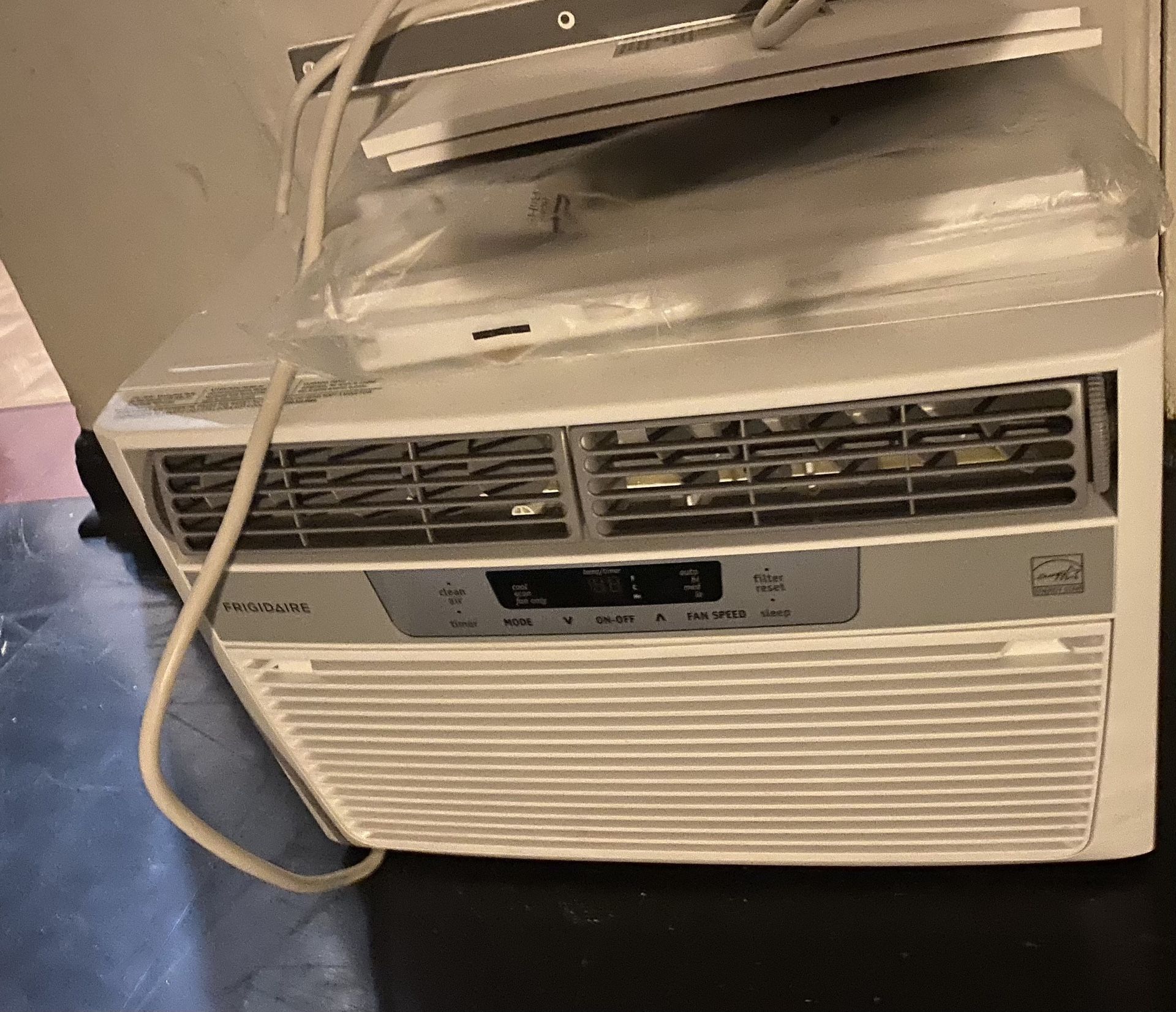 Frigidaire air Conditioner 