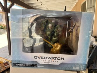 Hasbro Exclusive Overwatch Ultimates Reinhardt