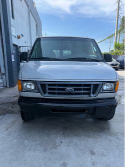 Ford E250 Van