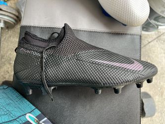 Cleats Nike Phantom