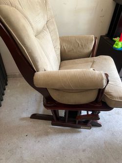 Nursery Chair (25$)