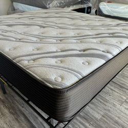 Sealy Posturepedic Custom Double Sided King Mattress ! New