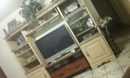 Entertainment center