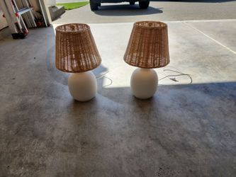 White table lamps with rettan shades