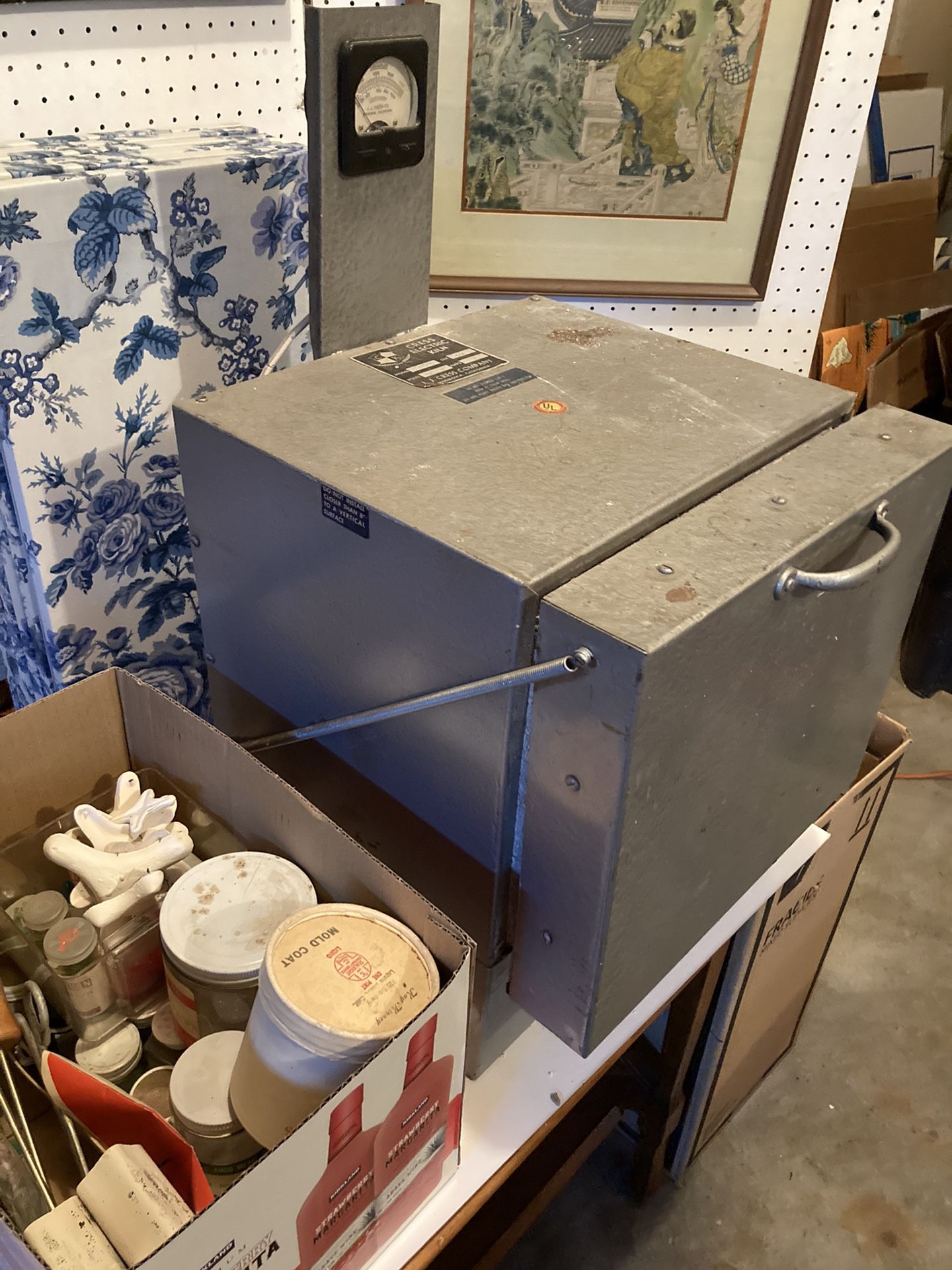 Pending Sale: Cress Electric Kiln Model C-100-E