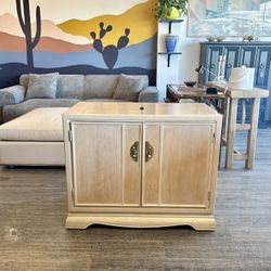Bar Cabinet / Liquor Storage / Coffee Sideboard