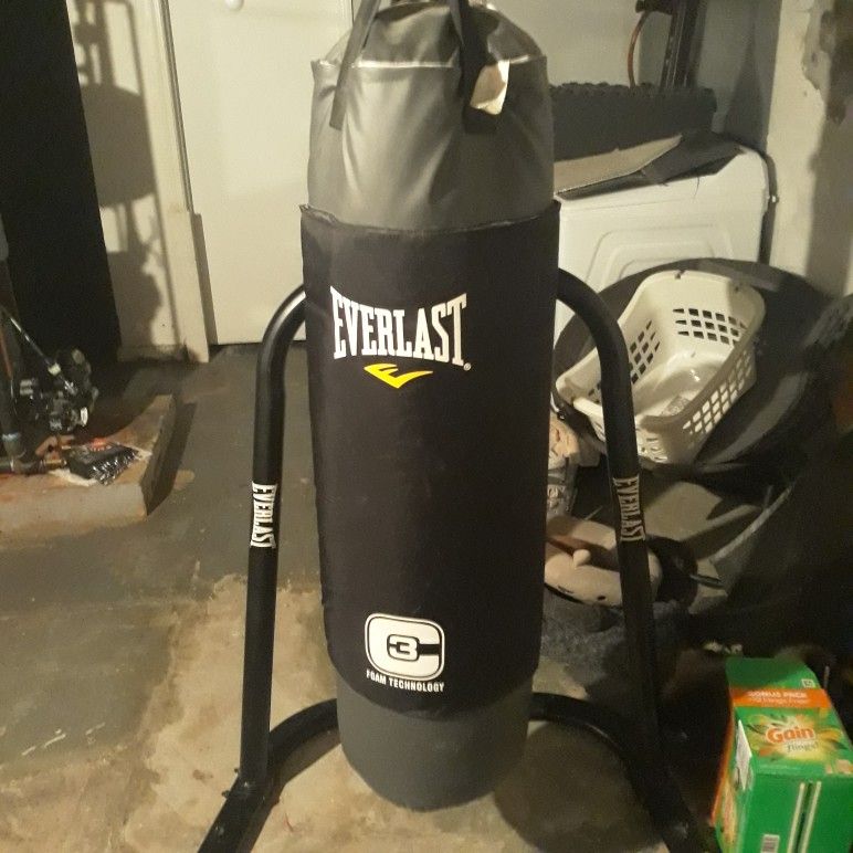 Heavy Bag + Stand w/speedbag