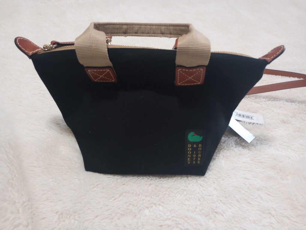 New With Tags Dooney & Bourke Crossbody Satchel Purse Black
