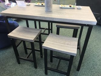 New 5 piece dining set