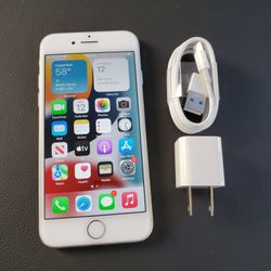 iPhone 7 128gb - UNLOCKED - Like New  