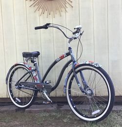 Women’s Electra 3sp. Beach Cruiser Bicycle !