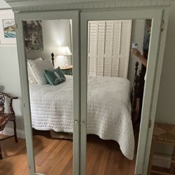 Armoire Closet