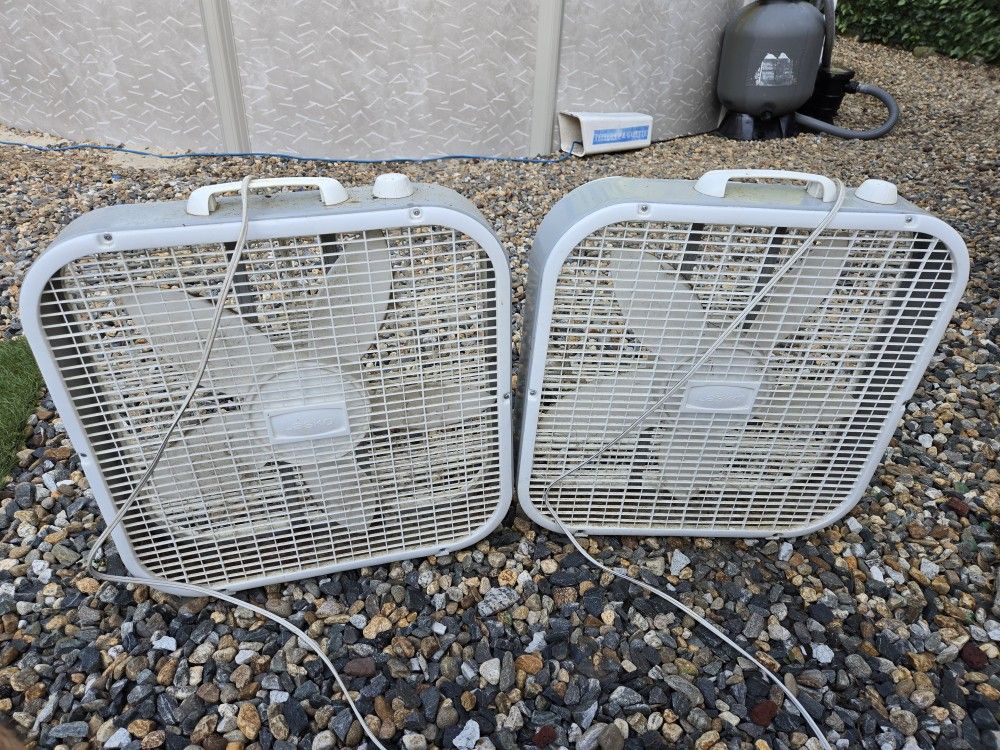 2 Lasko Box Fans 20"