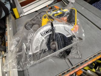 DeWalt hand saw