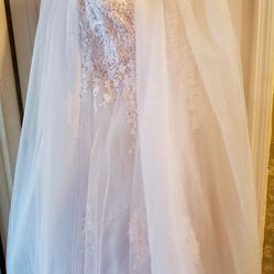 Sparkly Tulle/Lace A Line Wedding Gown & Cape