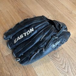 Easton Prowess PFP1250 Black Fast Pitch Leather Softball Glove RHT 12.5”