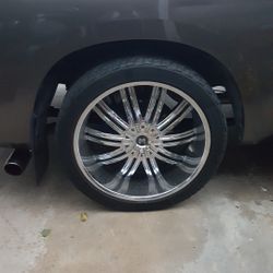 24” Chrome Wheel’s and tires 5 x 150