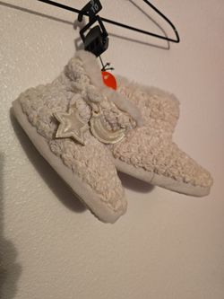 New girls and women's warm shoes, boots or slippers