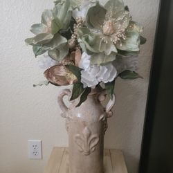 Beautiful Christmas Flower Arrangement 