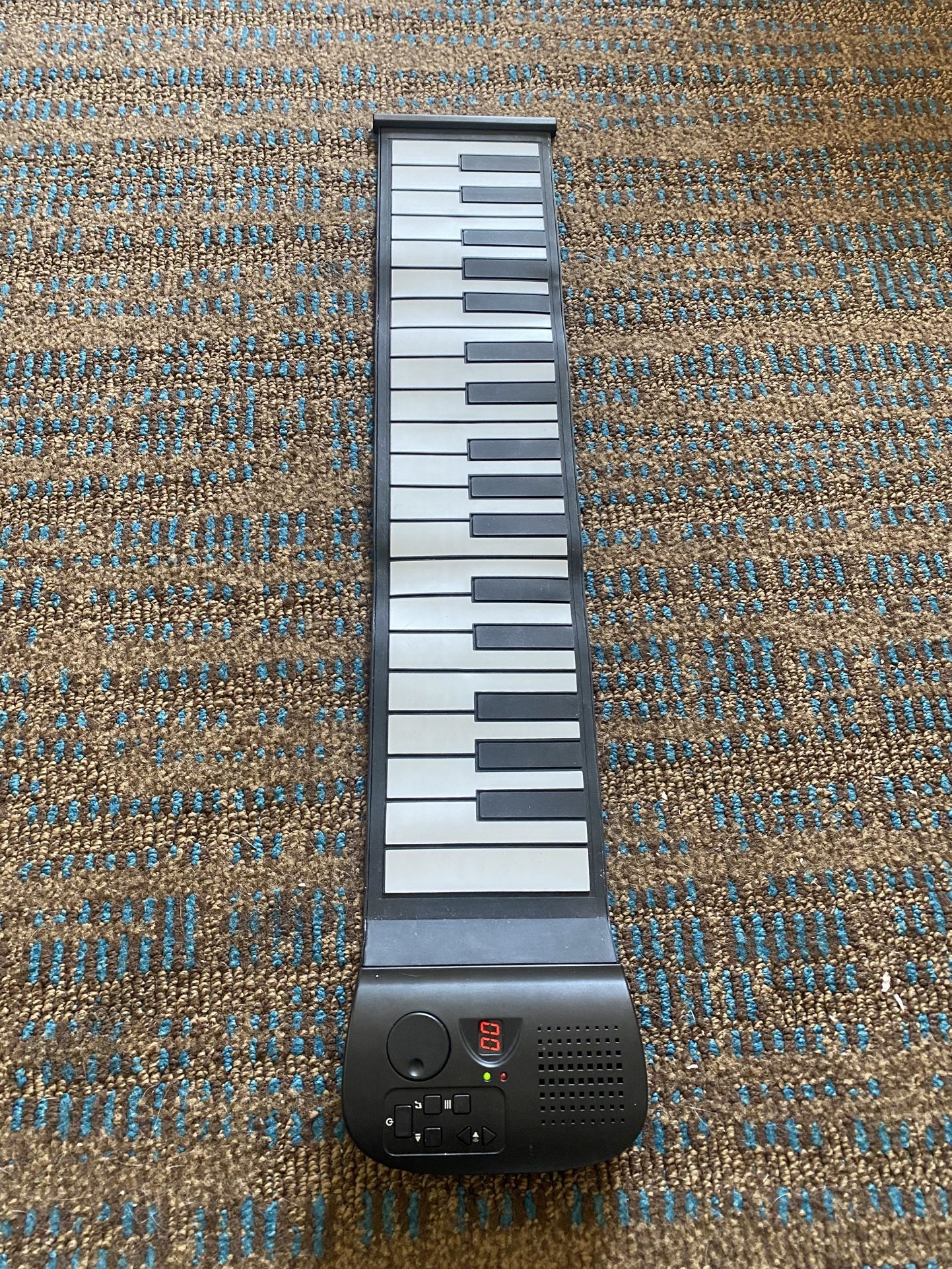 FAO SCHWARZ ROLL UP PIANO