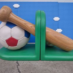SOCCER BALL & BASEBALL BAT & BASEBALL WOOD BOOKENDS, CHILDRENS ROOM / DEN NICE!