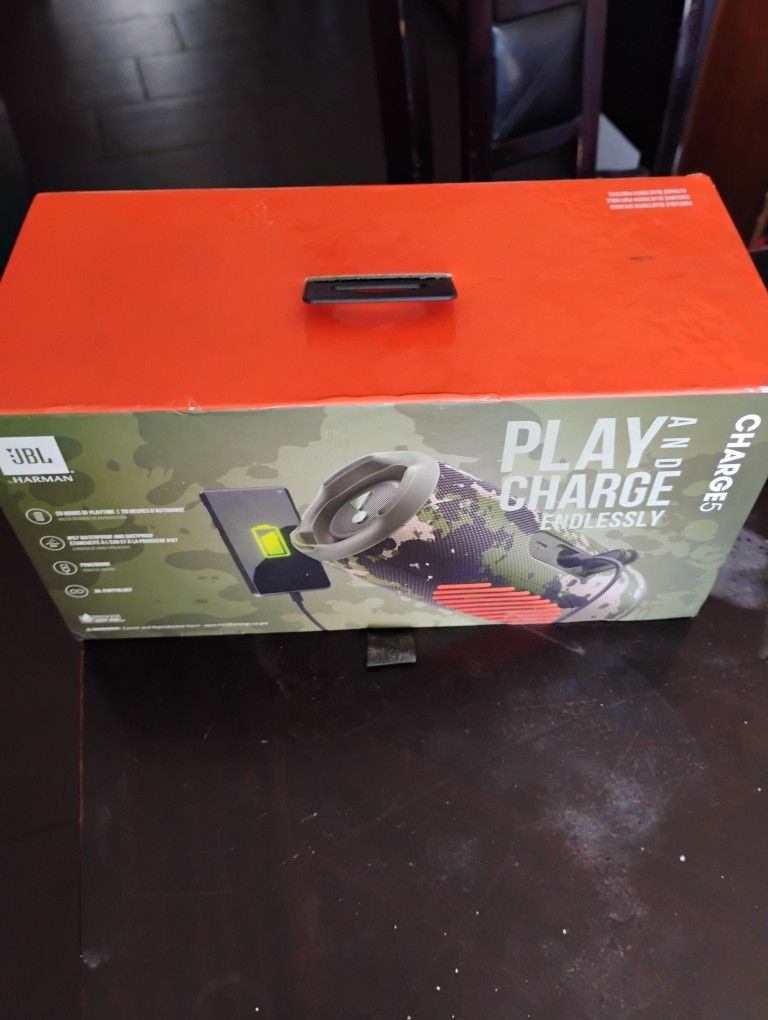 JBL Charge 5