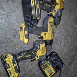 20 Volts 3 Drills Dewalt Drills For Sale Works Strong Battery And Charger Include 