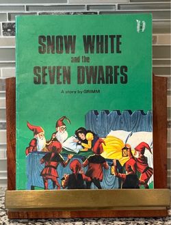Snow White Vintage Book
