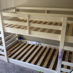 Twin Bed 
