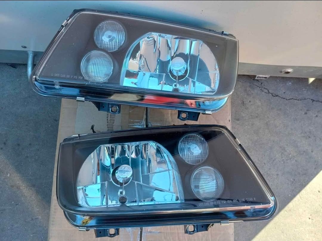 99-05 Volkswagen Jetta Headlights Faros Calaveras Micas Luces Lamps