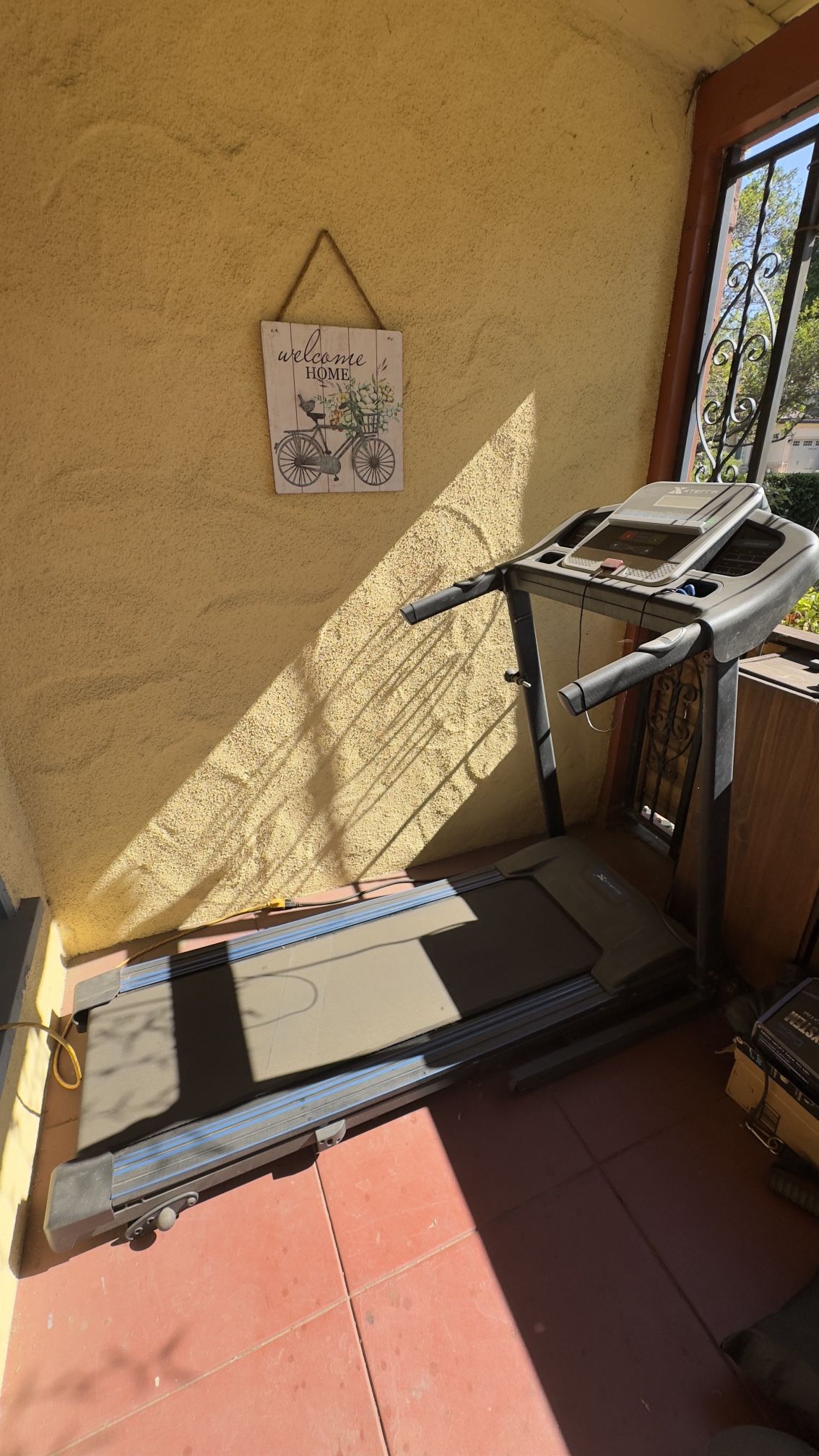 Treadmill XTERRA Fitness Folding Smart Treadmill, Compact Design