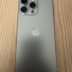 iPhone 15 Pro Max