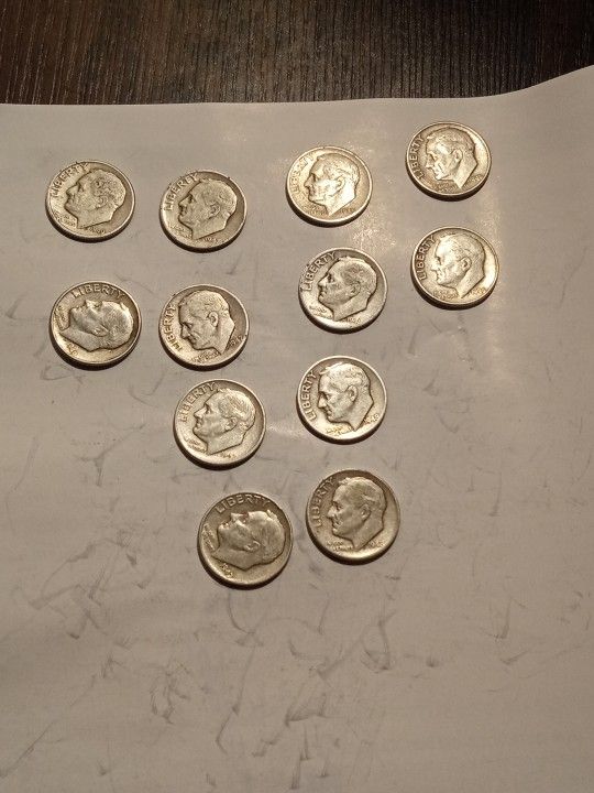 12 Silver Roosevelt Dimes. 90% Silver 1940s