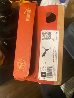 Puma soccer cleat size 6 women