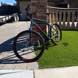 GT Aggressor Pro Mountain Bike (bicycle, bike, bika)