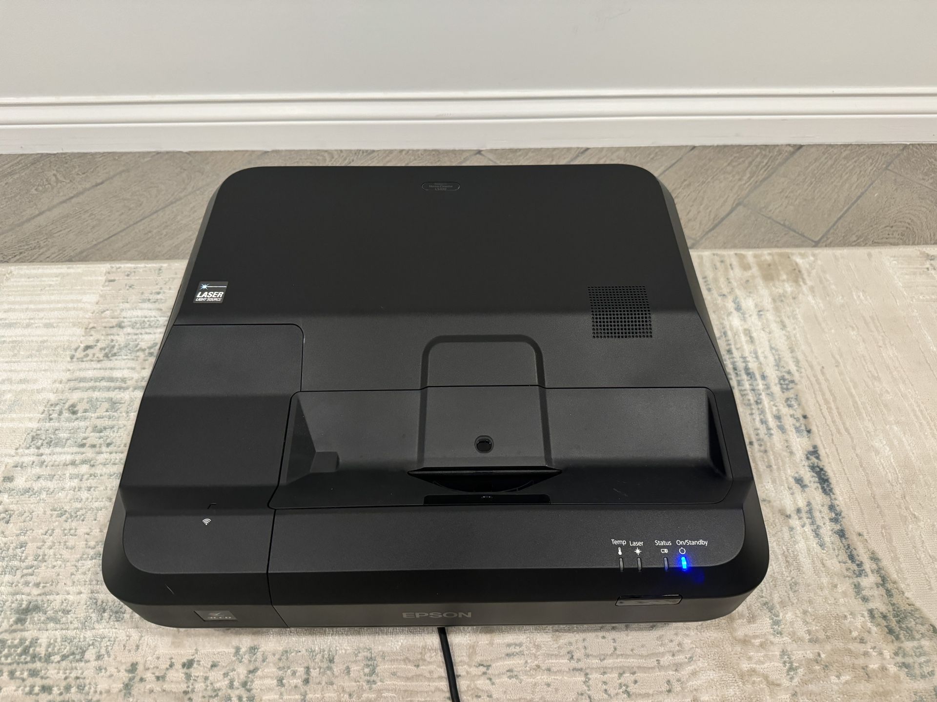 Projector EPSON Home Cinema LS100