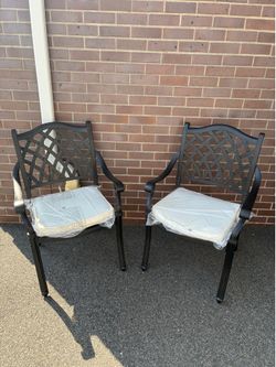 Outdoor chairs with cushions