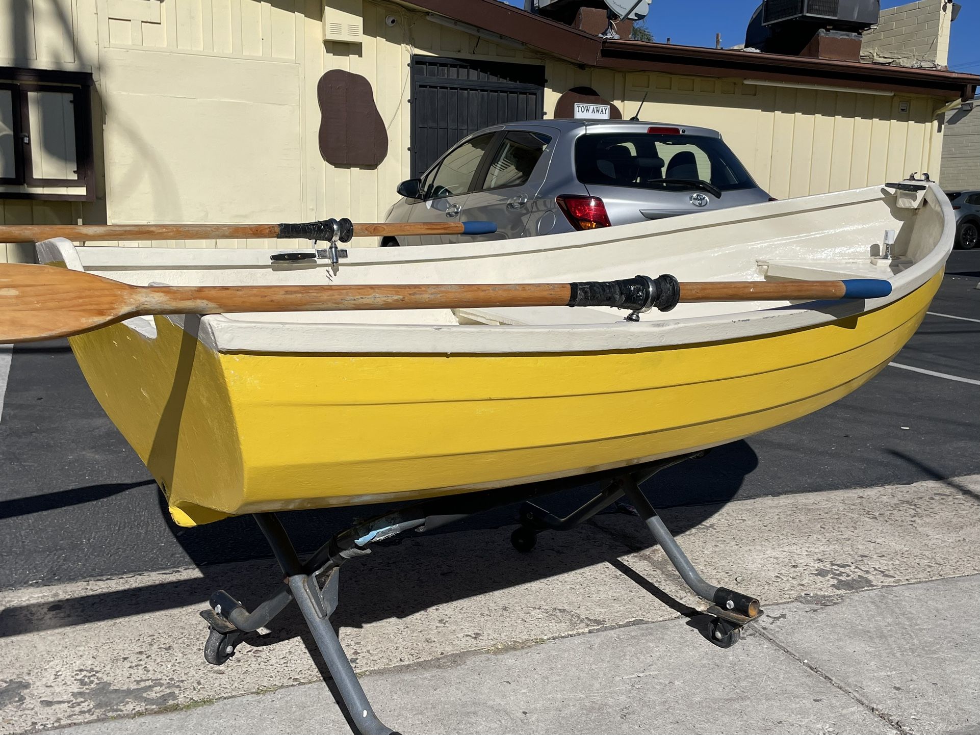8’ Fiberglass Dinghy Skiff Clean With Oars for Sale in San Diego, CA