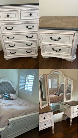 BEAUTIFUL COMPLETE FRENCH PROVINCIAL BEDROOM SET –