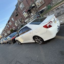 Is A Toyota Camry Se 2012.