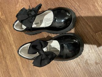 Girls Black Patent Mary Jane Shoes with Bow