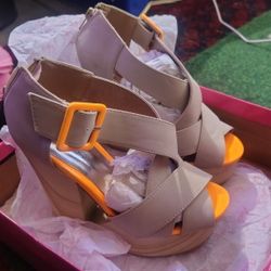 Brand New in box women's Qupid Size 6.5 Sandal Wedges