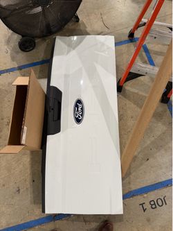 Brand new f150 tailgate