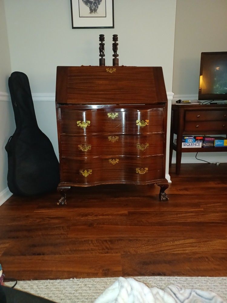 Antique Governor Winthrop Type Desk