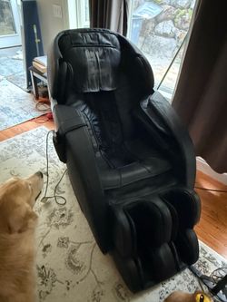 Full body massage chair